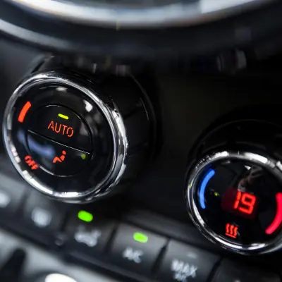 Bouton d'une climatisation de voiture