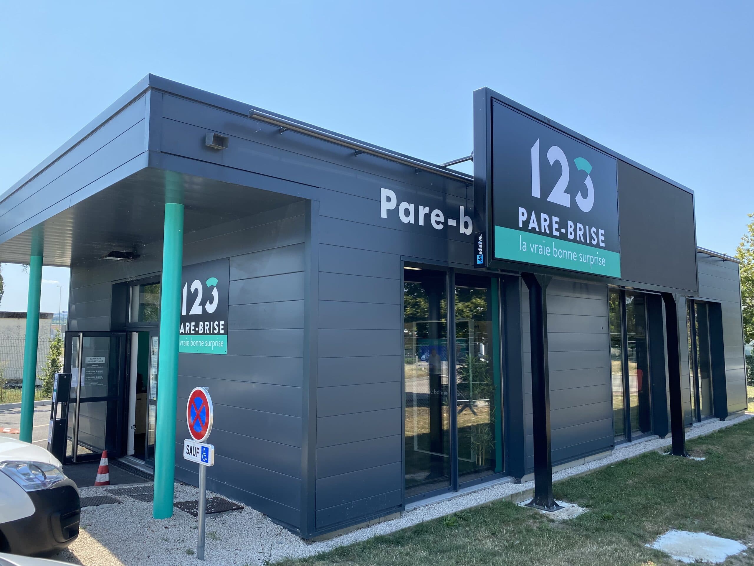 Façade de l'agence 123 Pare-Brise Andrézieux-Bouthéon