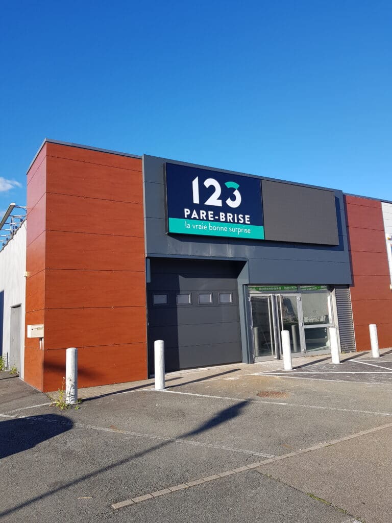 123PareBrise-Belfort-facade Devanture du garage 123 Pare-Brise Belfort