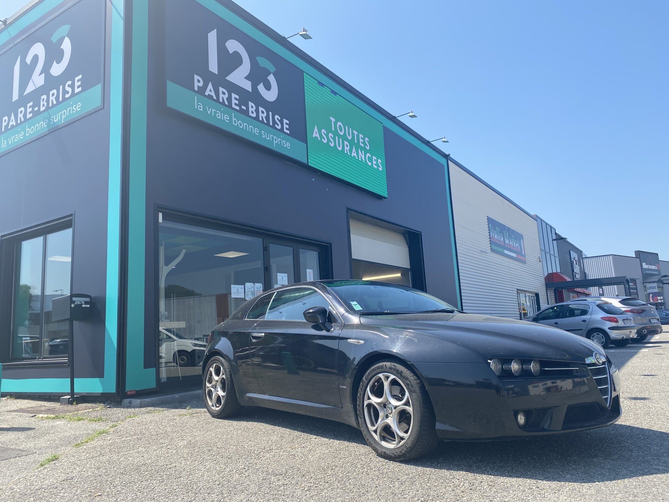 Intervention Alfa Roméo Brera sur l'agence 123 Pare-Brise Chambéry