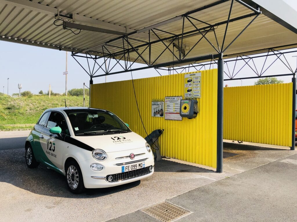 123PareBrise-Dunkerque-vehicule-de-pret Nettoyage d'un véhicule de prêt 123 Pare-Brise Dunkerque à la station de lavage Karcher