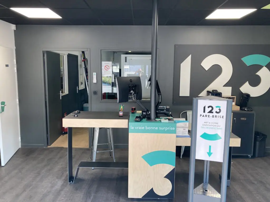 123PareBrise-Givors-accueil Accueil du centre 123 Pare-Brise Givors