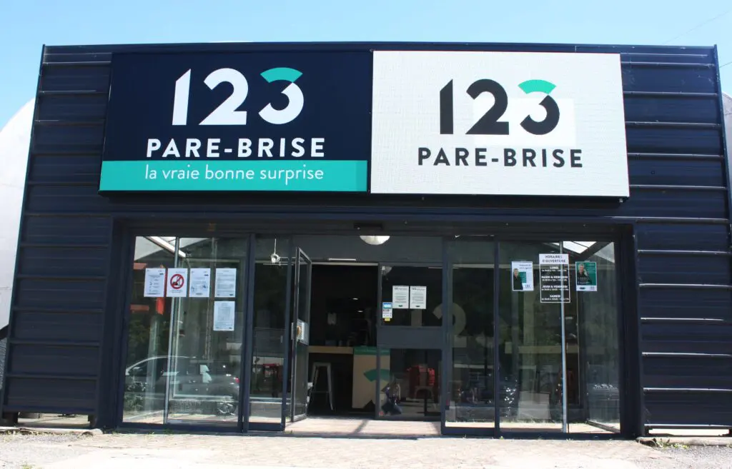 123PareBrise-Givors-facade Façade de l'agence 123 Pare-Brise Givors