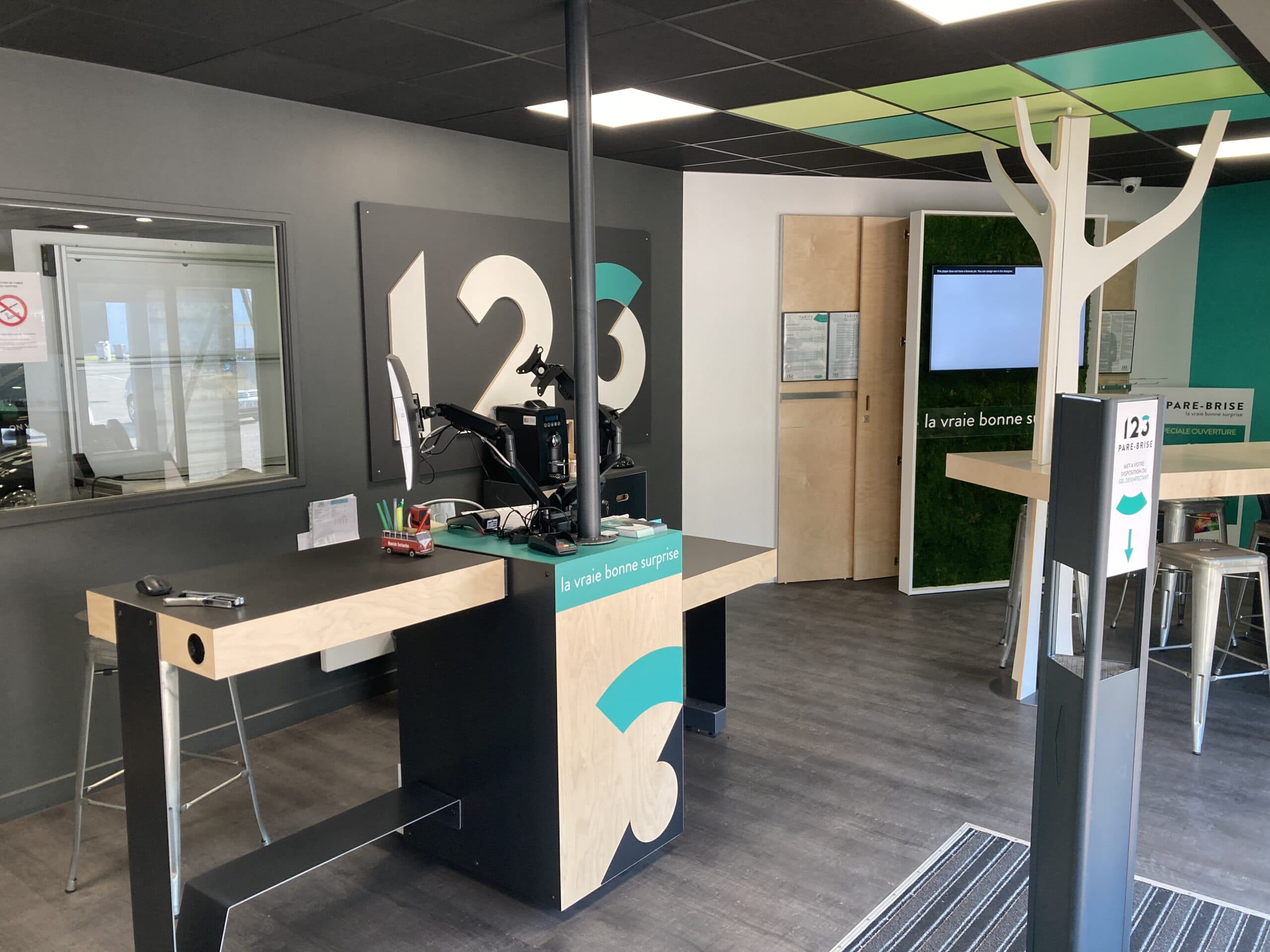 Intérieur du centre 123 Pare-Brise Givors
