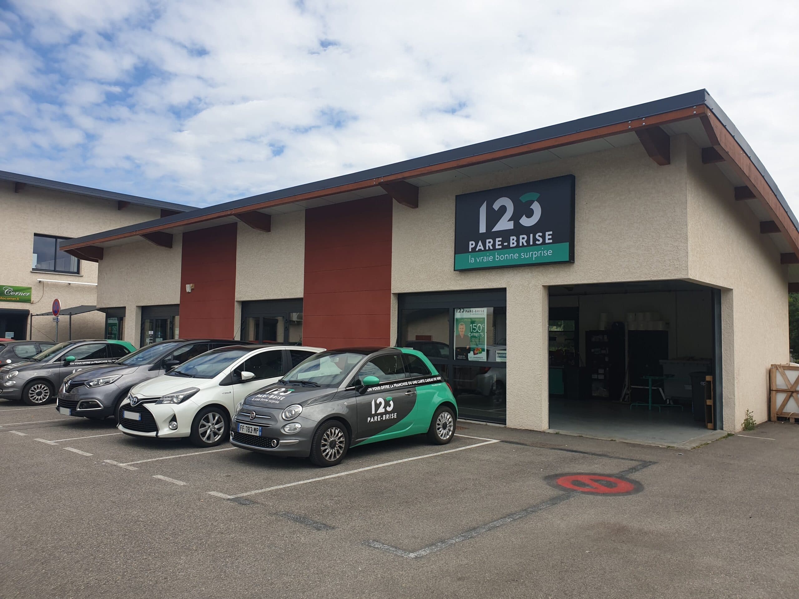 Façade de l'agence 123 Pare-Brise Isle d'Abeau