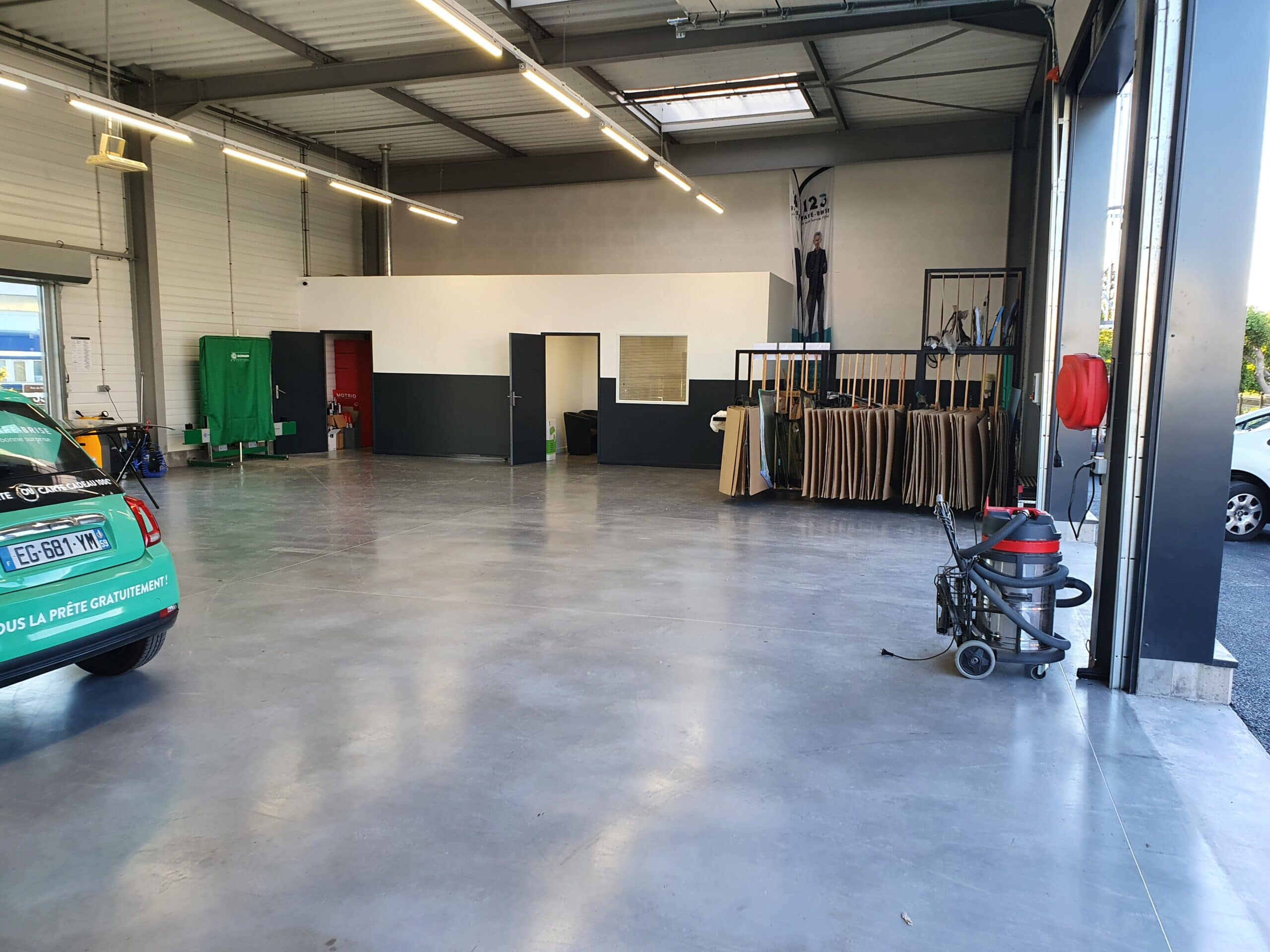 Atelier de l'agence 123 Pare-Brise Prouvy