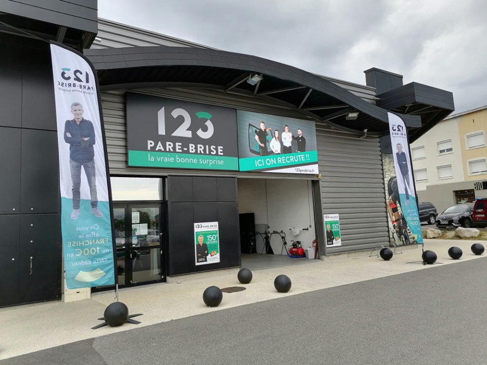 Devanture du centre 123 Pare-Brise Soyons