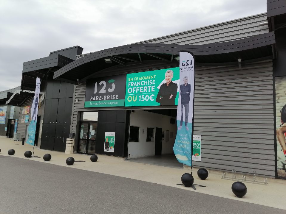 Façade du centre 123 Pare-Brise Soyons