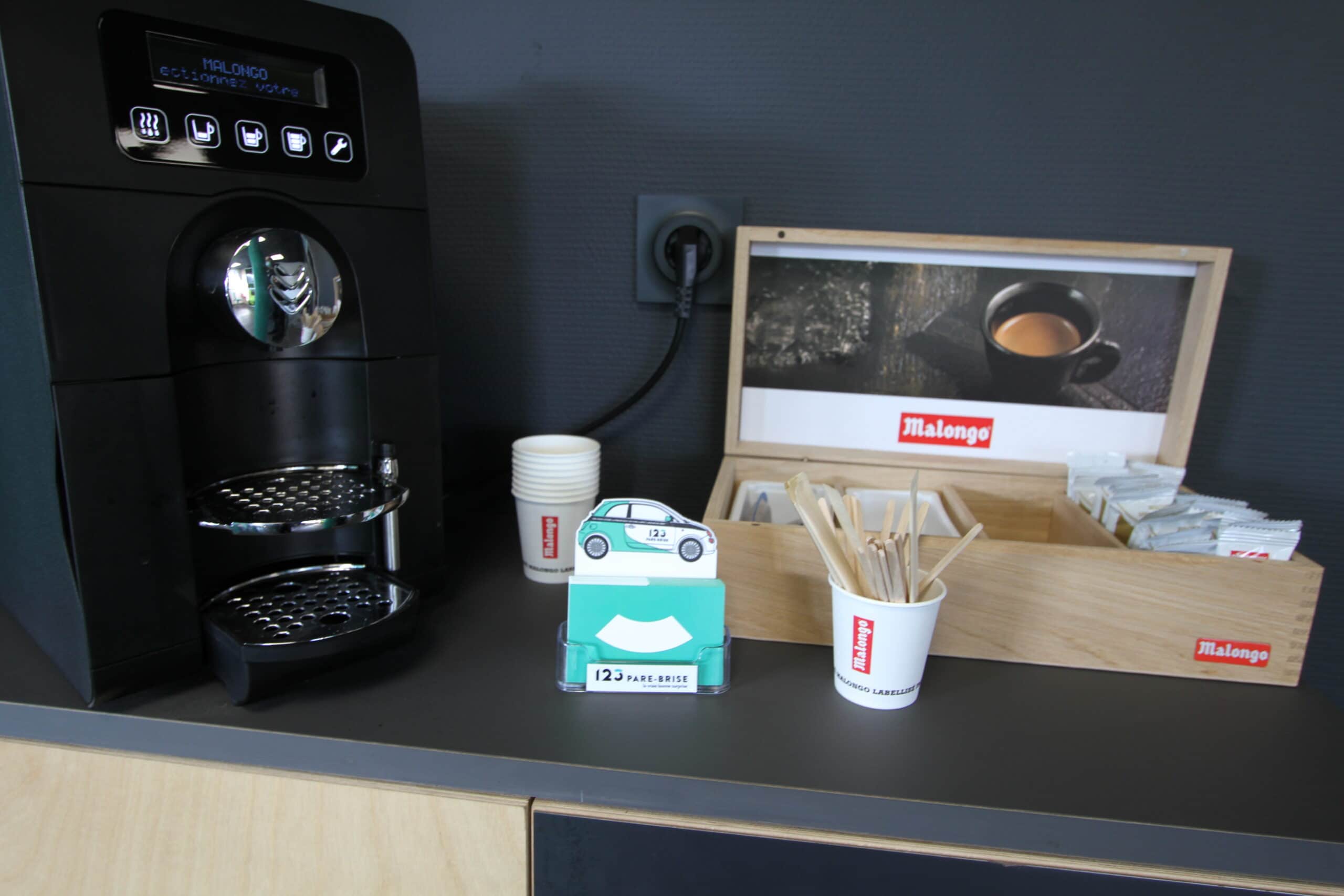 Machine à café Malongo dans l'agence 123 Pare-Brise Lens