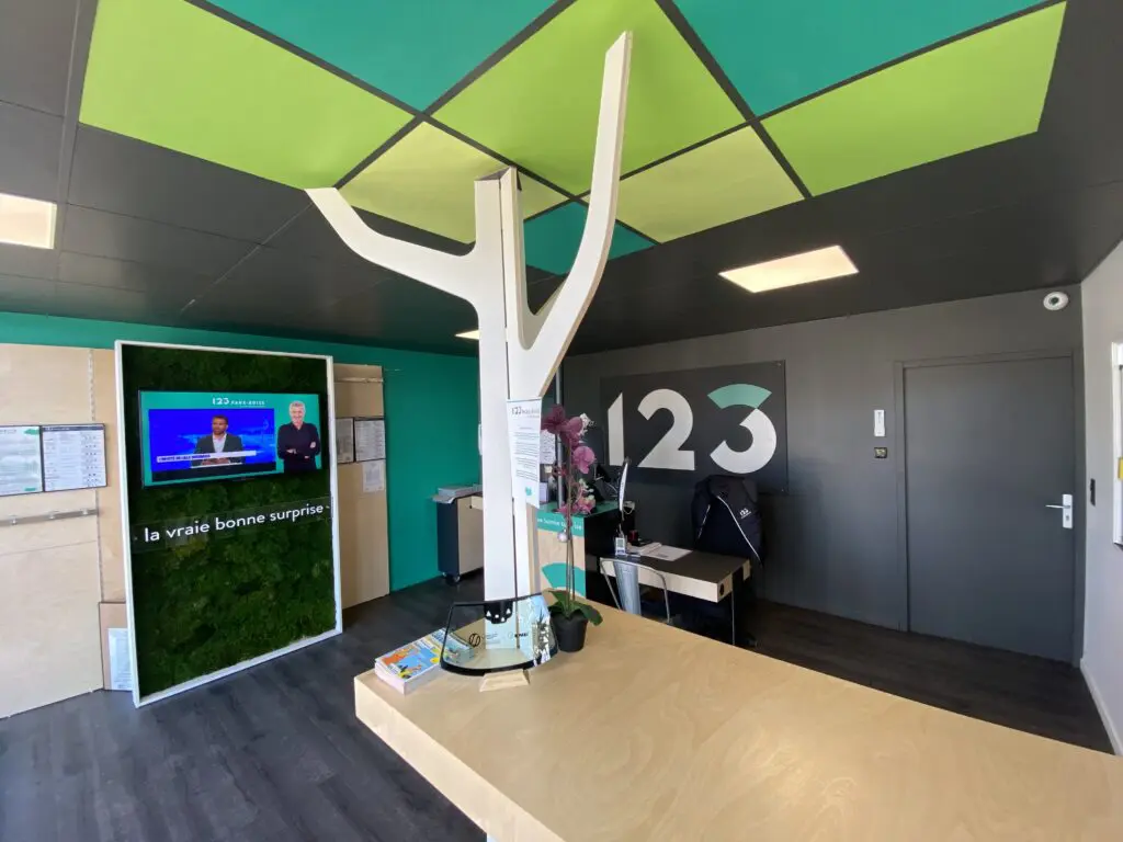 123PareBrise-Roanne-interieur Intérieur de l'agence 123 Pare-Brise Roanne