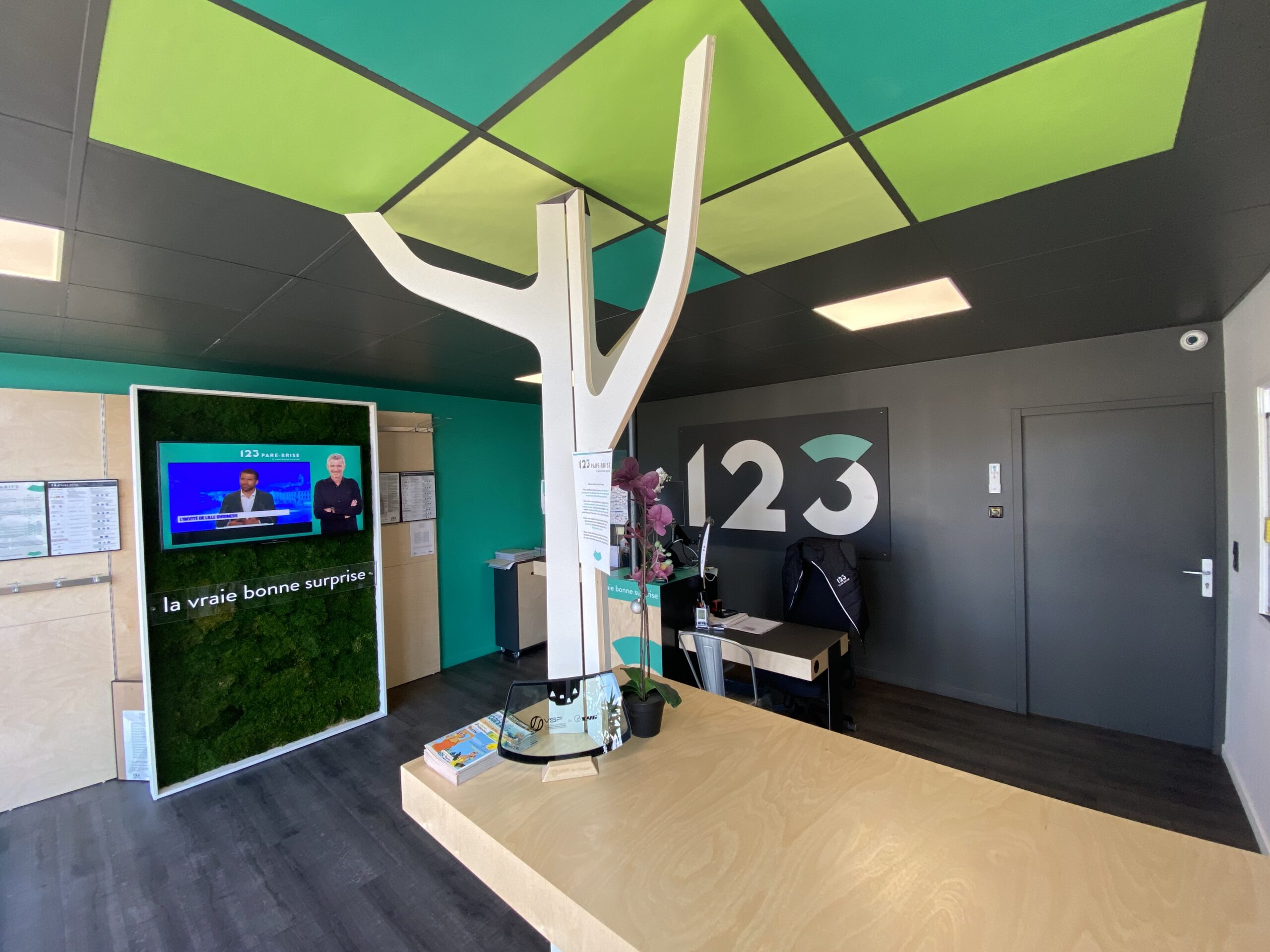 Intérieur de l'agence 123 Pare-Brise Roanne