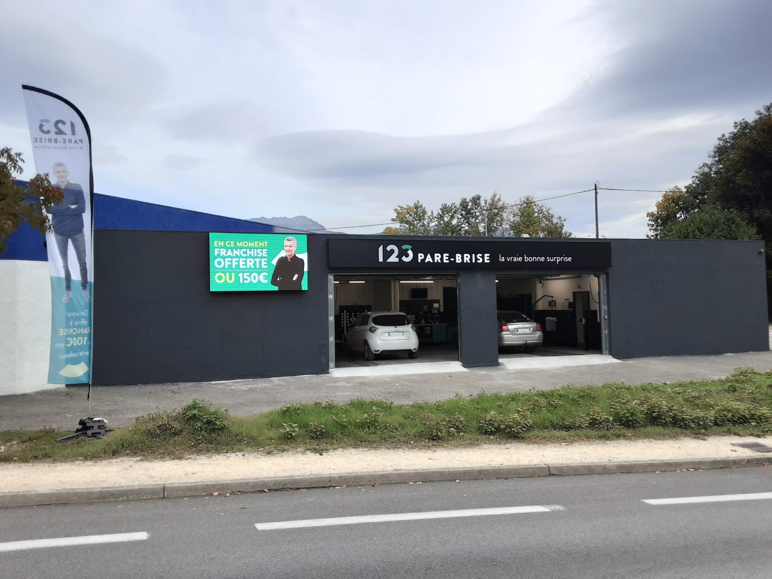 Devanture de l'agence 123 Pare-Brise Voiron