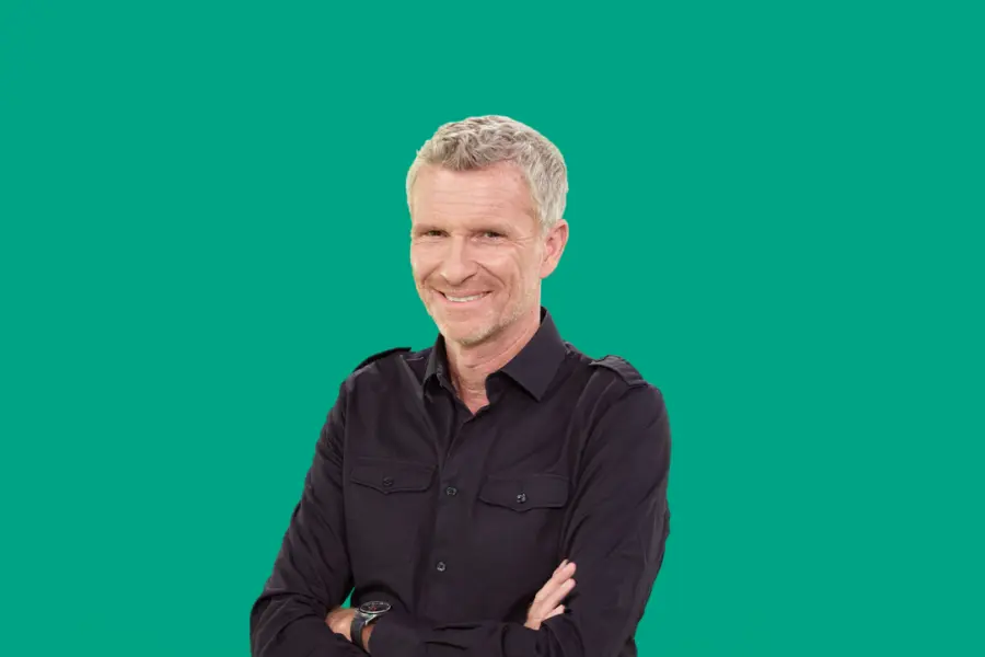 Denis Brogniart est l'ambassadeur de la marque 123 Pare-Brise.