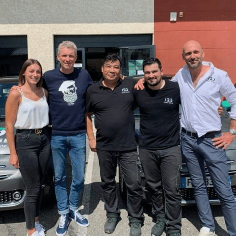 Denis Brogniart a rendu visite à notre équipe à Bourgoin Jallieu.