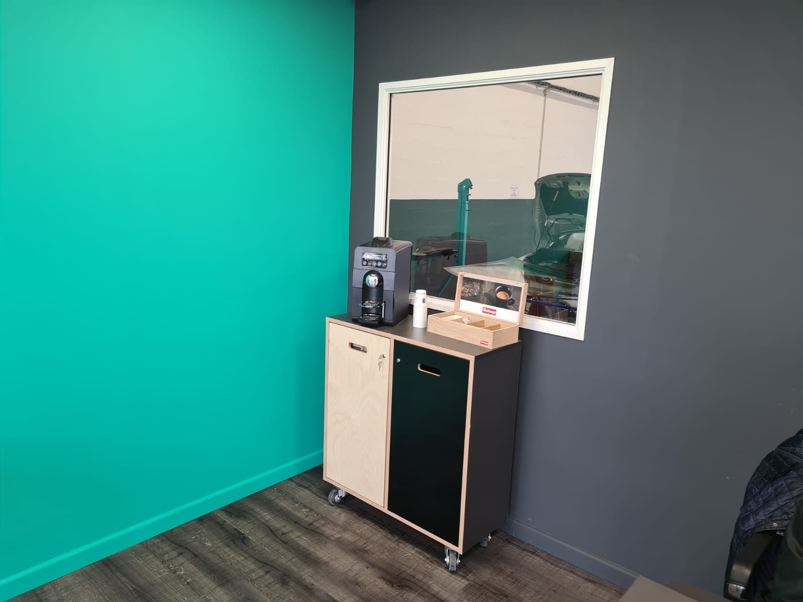 Machine à café de l'agence 123 Pare-Brise Evreux