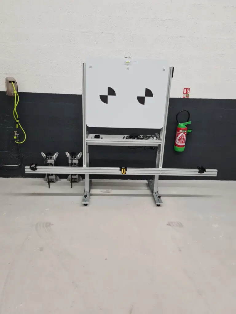 123parebrise-evreux-machine-calibrage-camera-adas Appareil pour calibrer les caméras ADAS de du centre 123 Pare-Brise Evreux