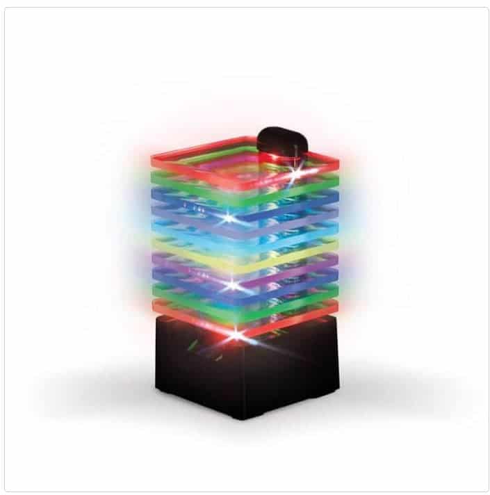 Enceinte Bluetooth sur fond blanc.