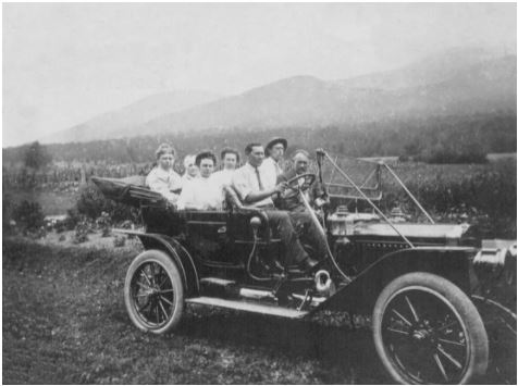 La Randolphe, première voiture sur laquelle se trouve un pare-brise.