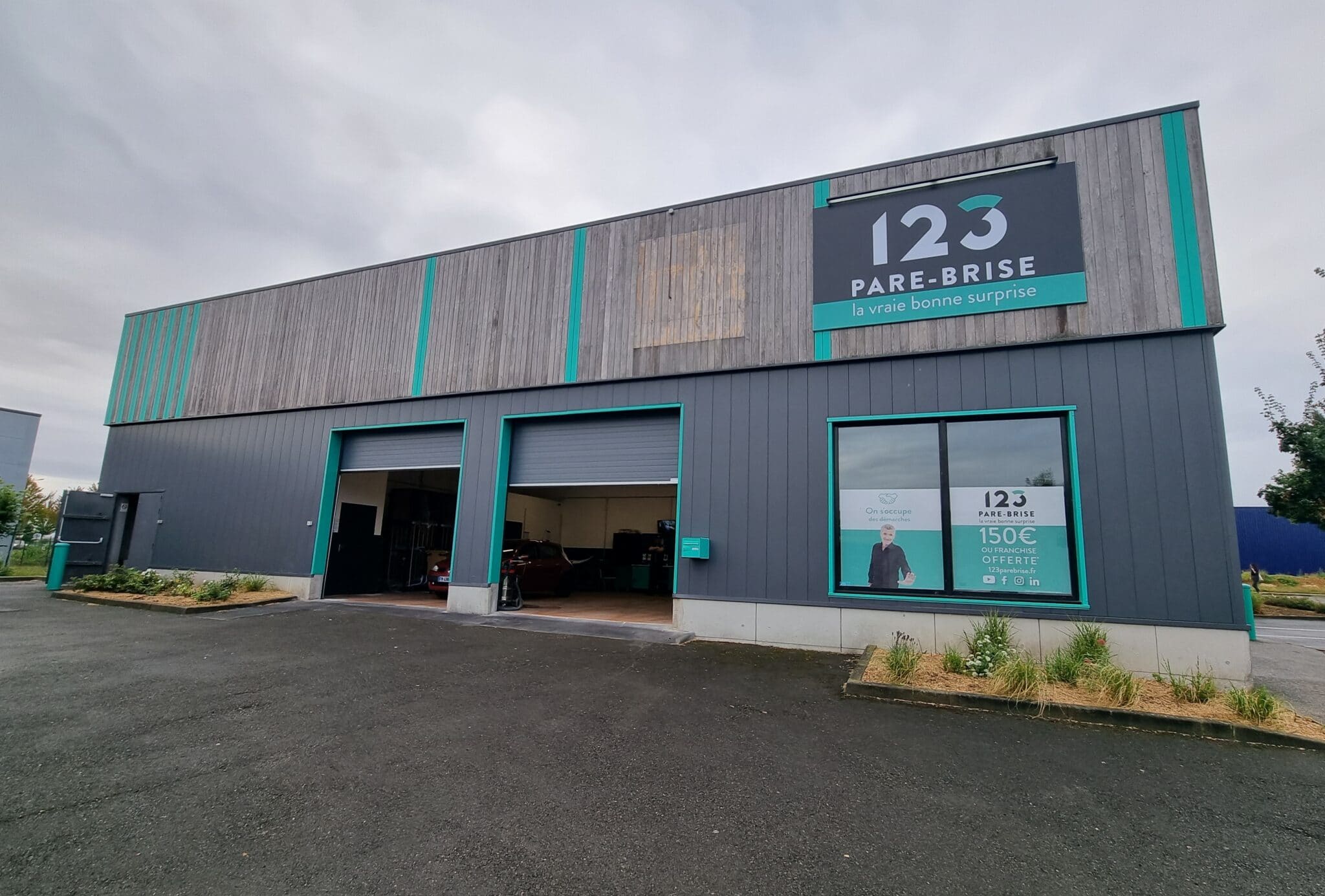 Entrée garage 123 Pare-Brise Dreux