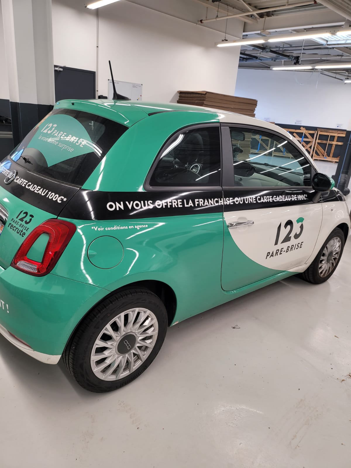 Véhicule de courtoisie du centre 123 Pare-Brise Rouen Grand-Quevilly