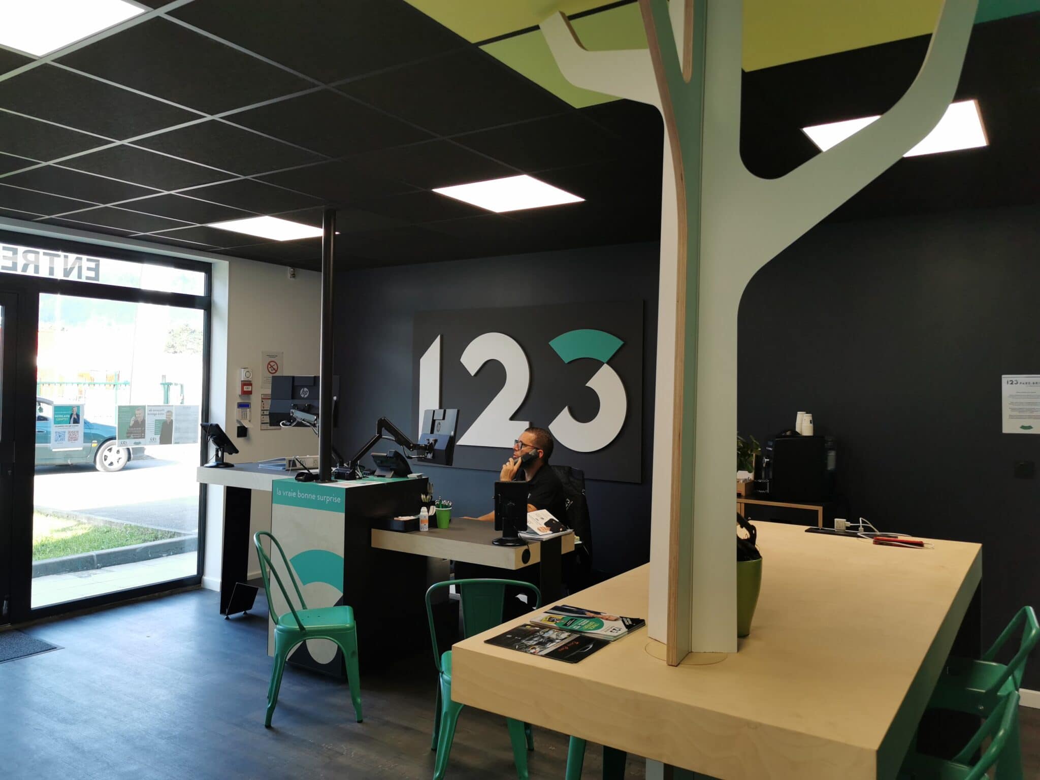 Accueil client de l'agence 123 Pare-Brise Scionzier