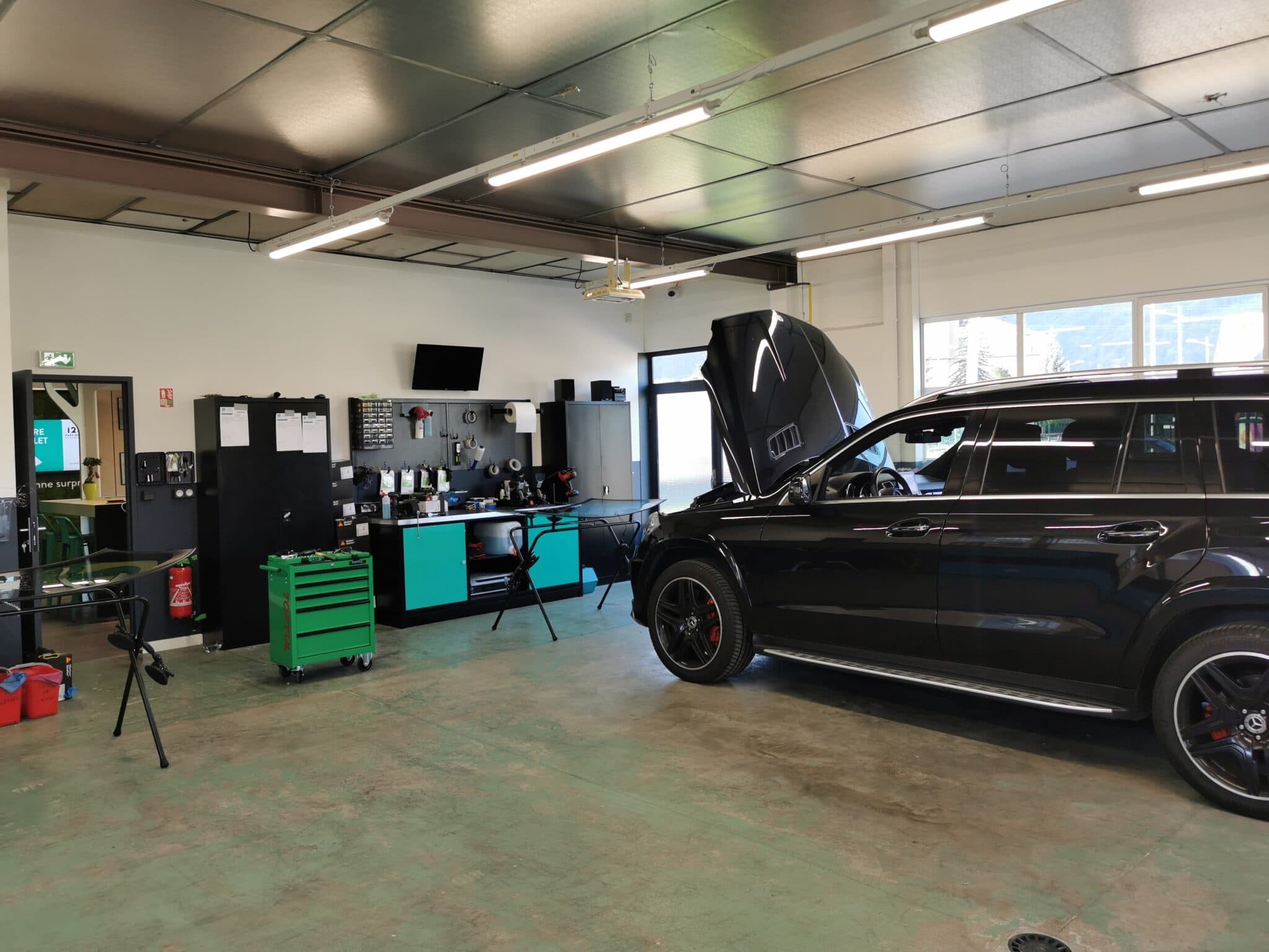 Intervention dans l'atelier du garage 123 Pare-Brise Scionzier