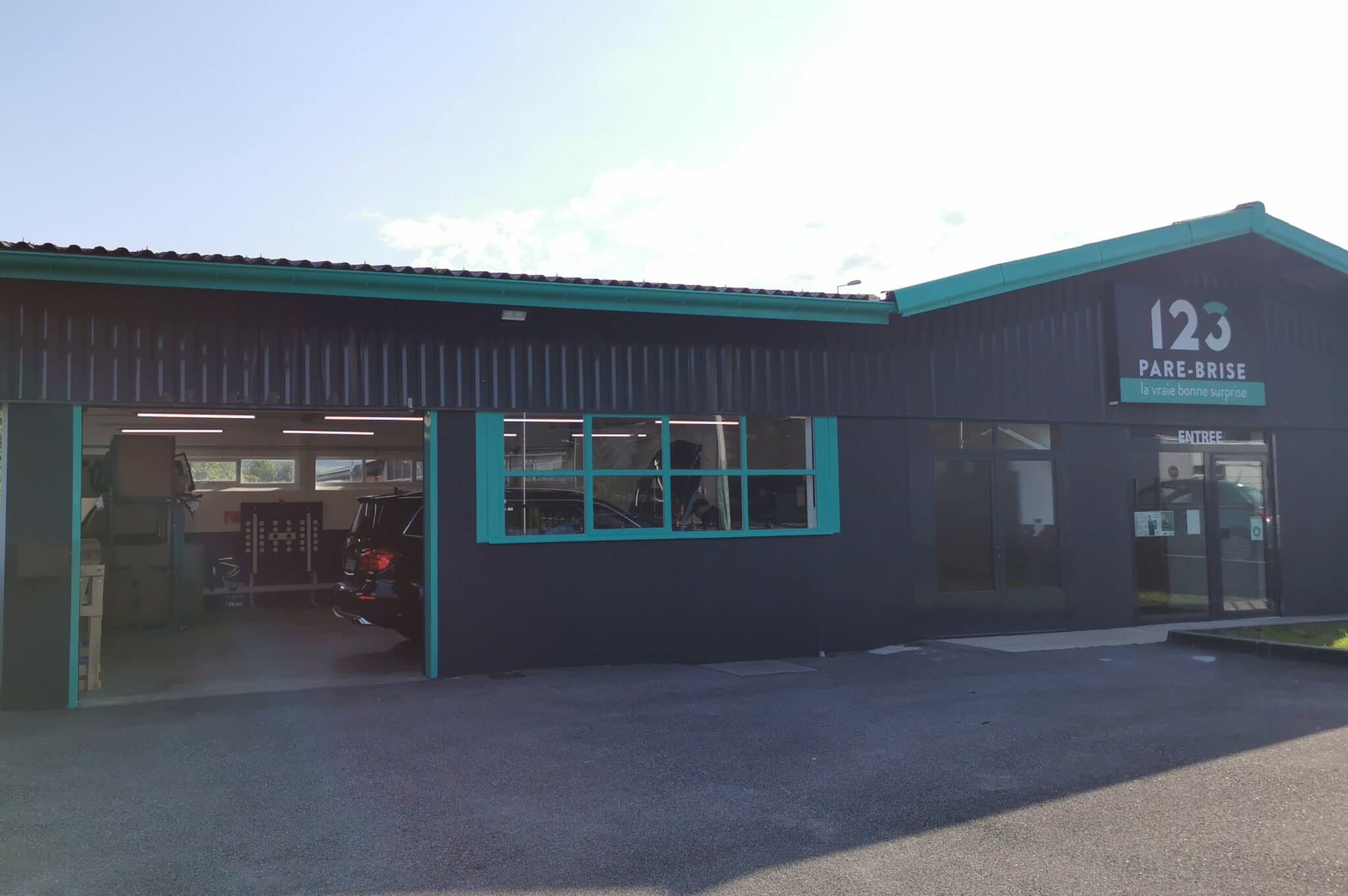 Façade de l'agence 123 Pare-Brise Scionzier