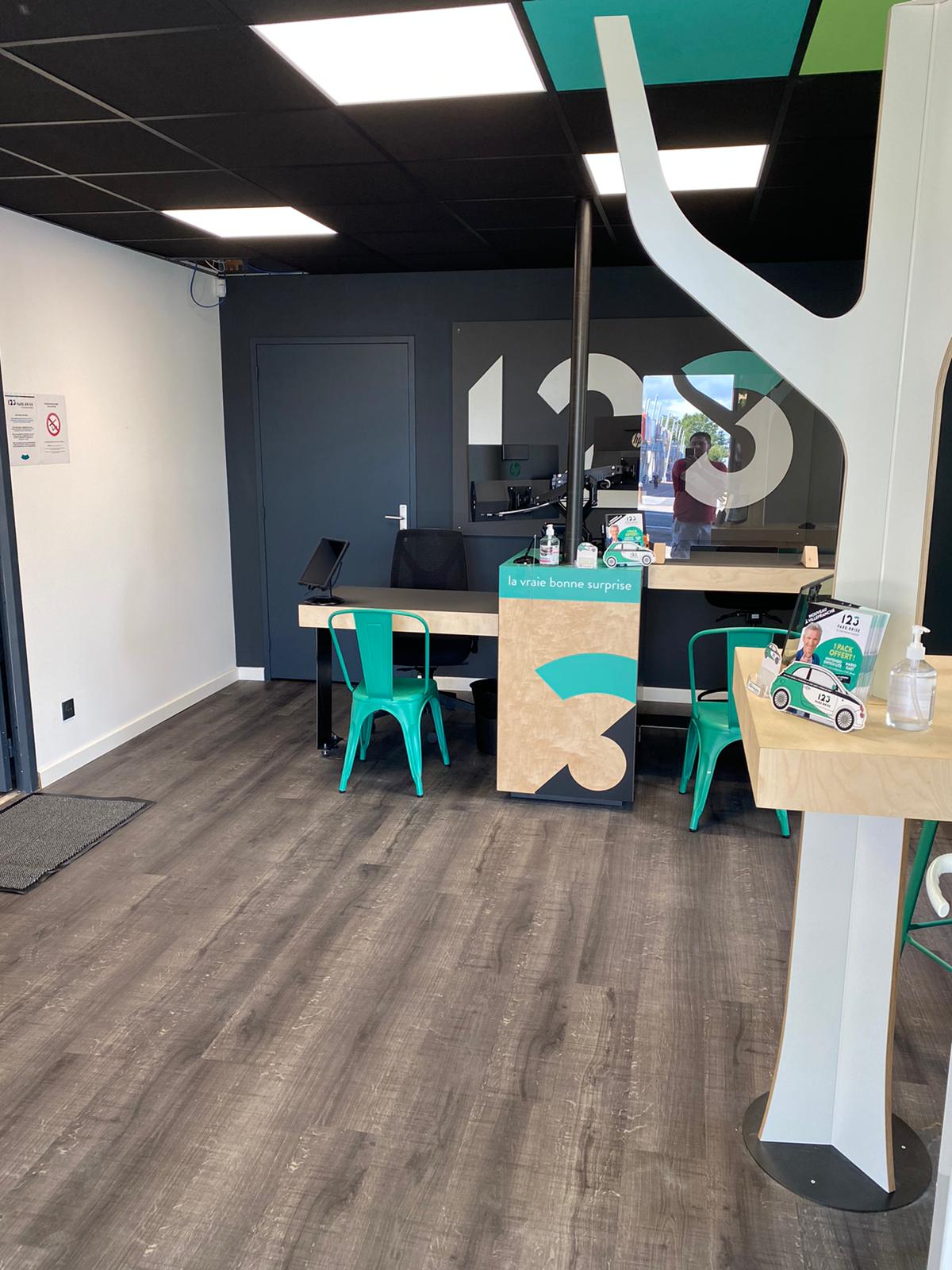 Accueil client de l'agence 123 Pare-Brise Villefranche-sur-Saône