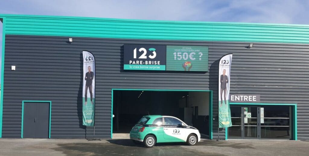 123parebrise-le-mans-arnage-vehicule-de-courtoisie Façade de l'agence 123 Pare-Brise Le Mans Arnage