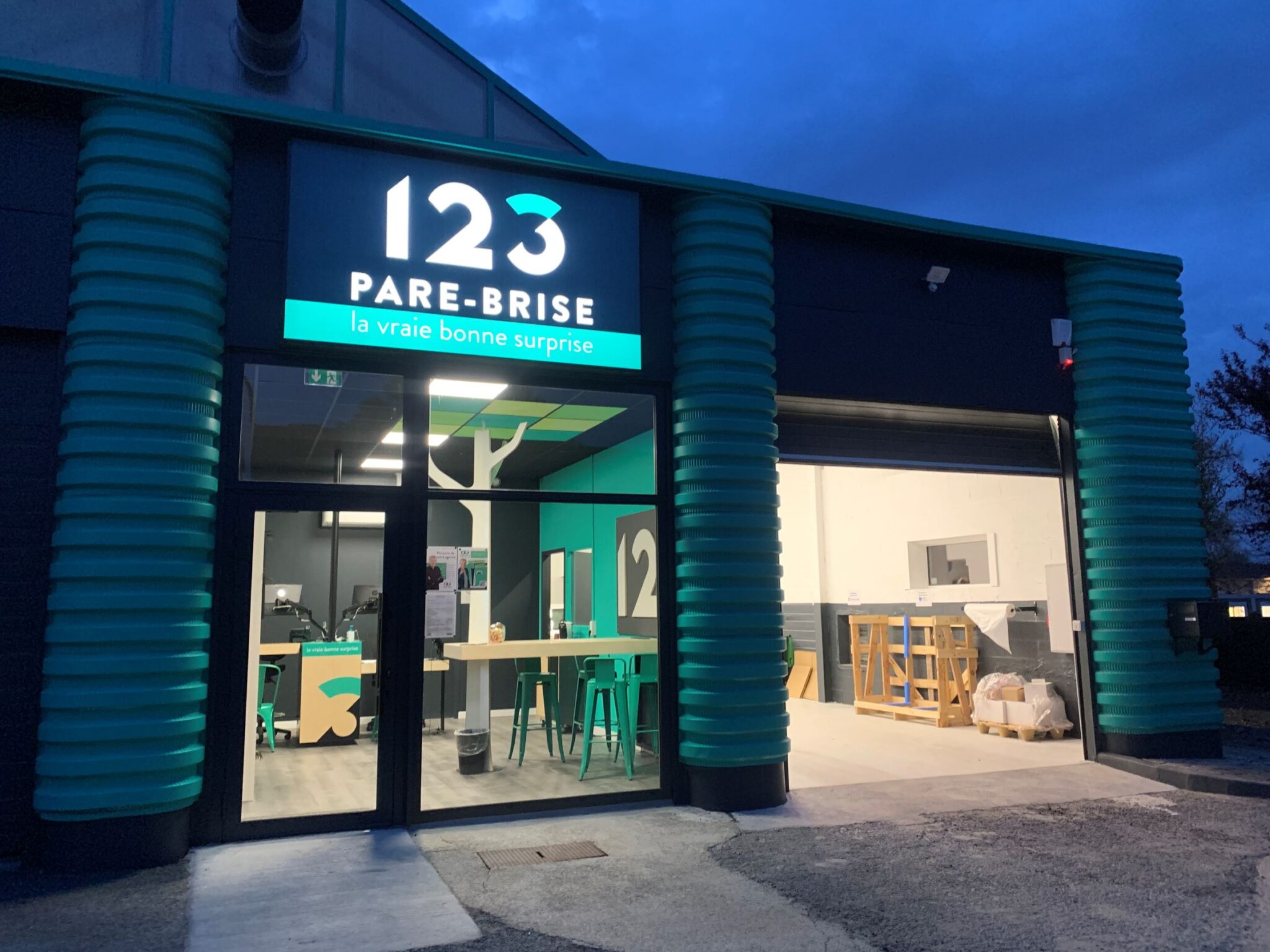 Façade agence Bordeaux Mérignac 123 Pare Brise