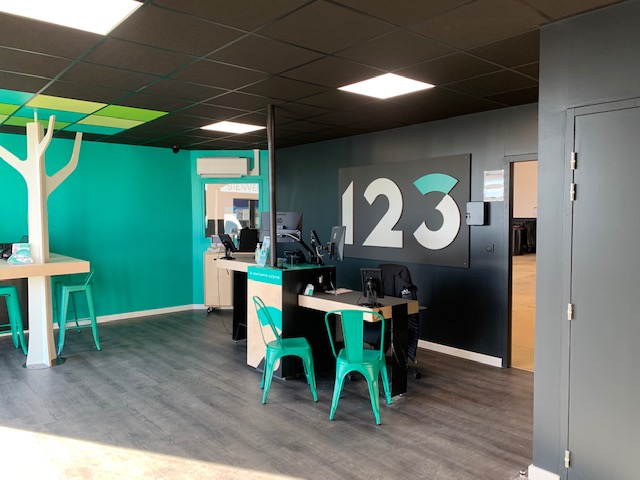 Agence 123 Pare Brise Niort accueil coin client