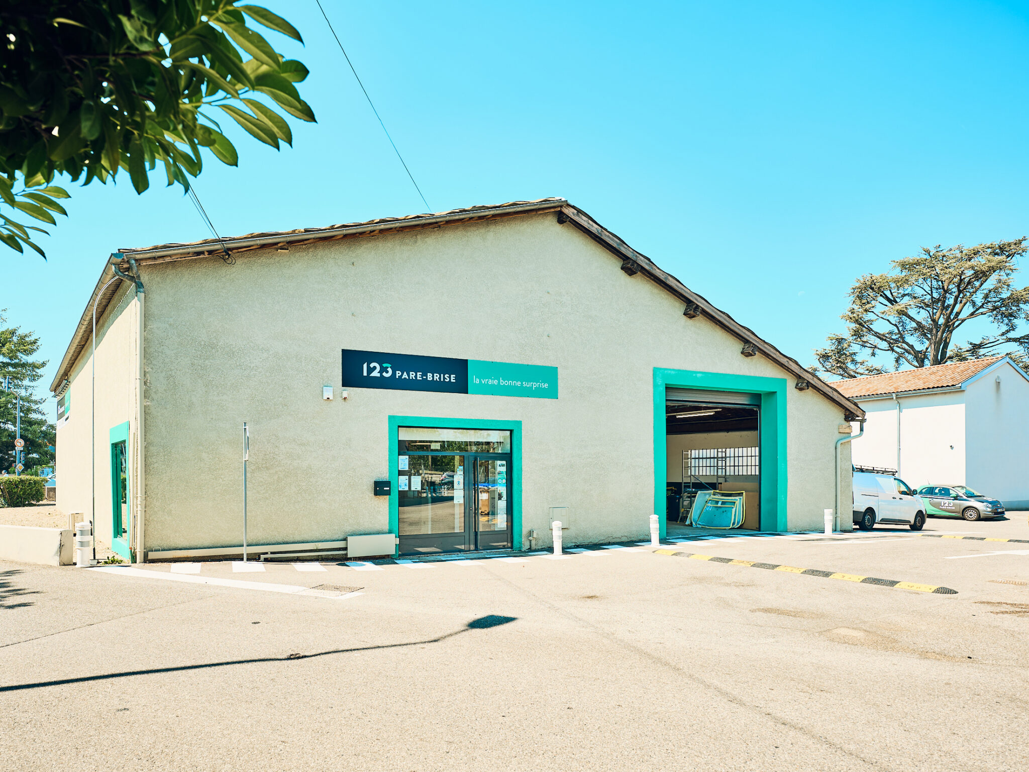 Agence 123 Pare Brise Saint Priest extérieur