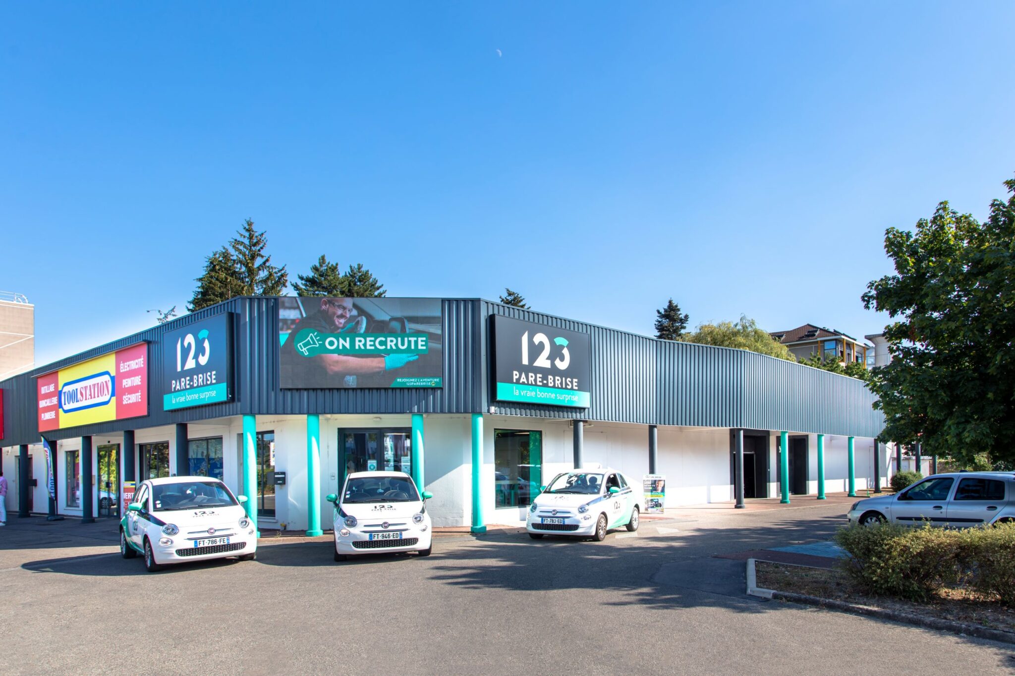 Centre 123 Pare-Brise de Bourg-en-Bresse avec véhicules de prêt