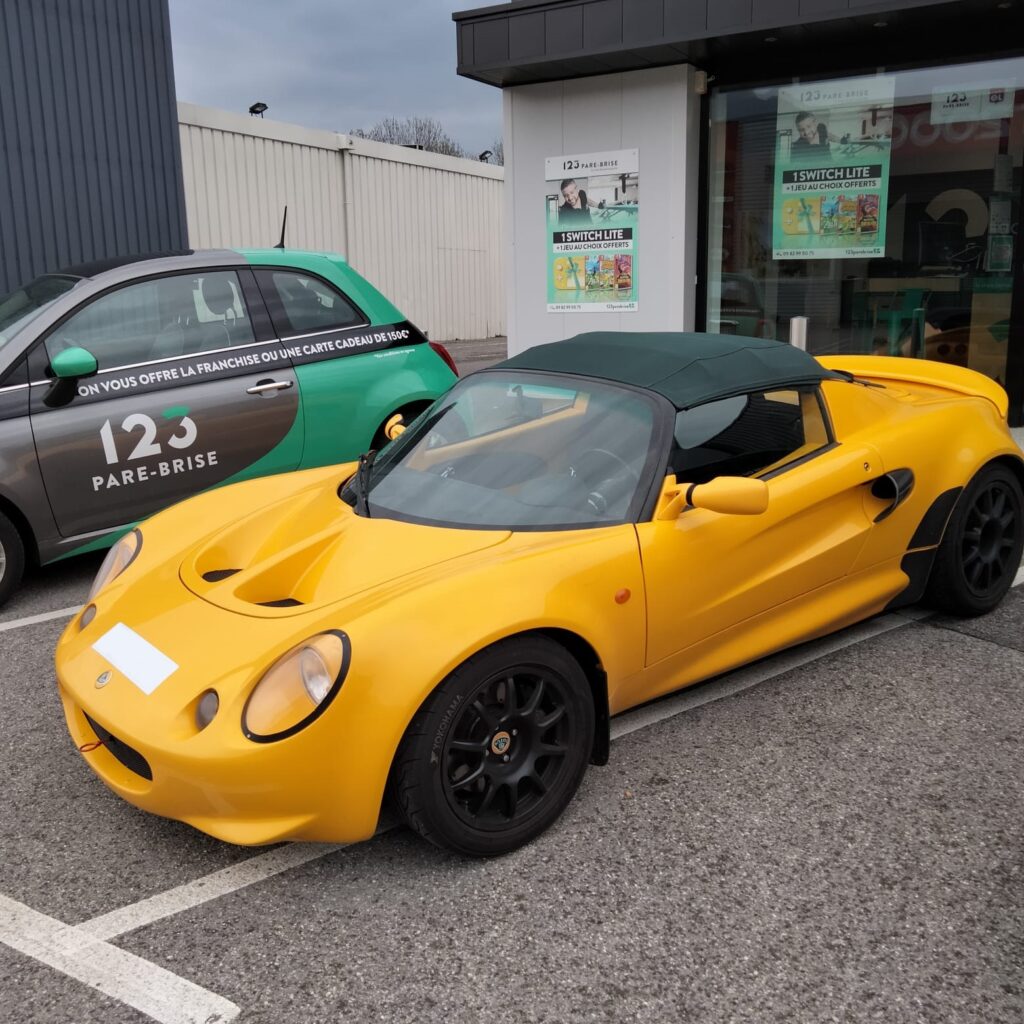 123parebrise-annecy-vehicule-sport-jaune Agence 123 Pare-Brise Annecy véhicule sport jaune
