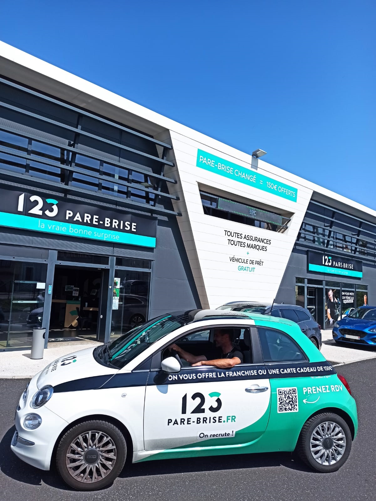 Agence 123 Pare-Brise Perpignan Sud et véhicule de prêt