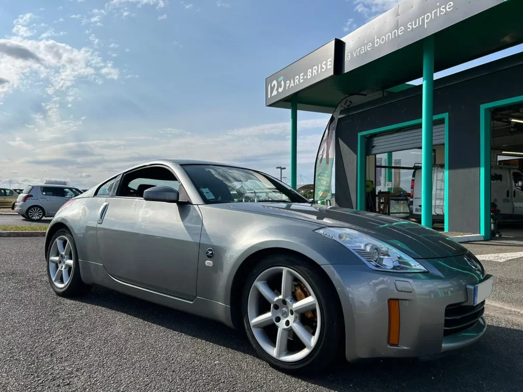 123-pare-brise-nevers-nissan-z350-gris Réalisation de l'agence 123 Pare-Brise Nevers, Nissan Z350 gris