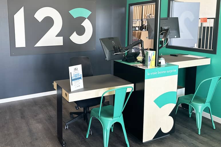 123 Pare-Brise Montbrison Intérieur