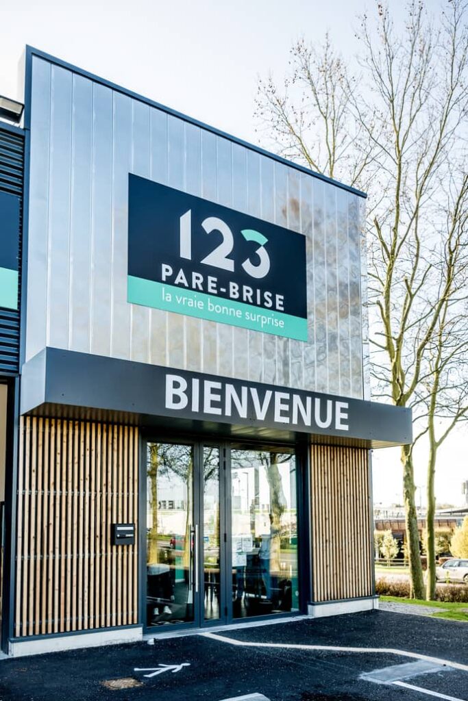 4 123 Pare-Brise Arras les Bonnettes Façade