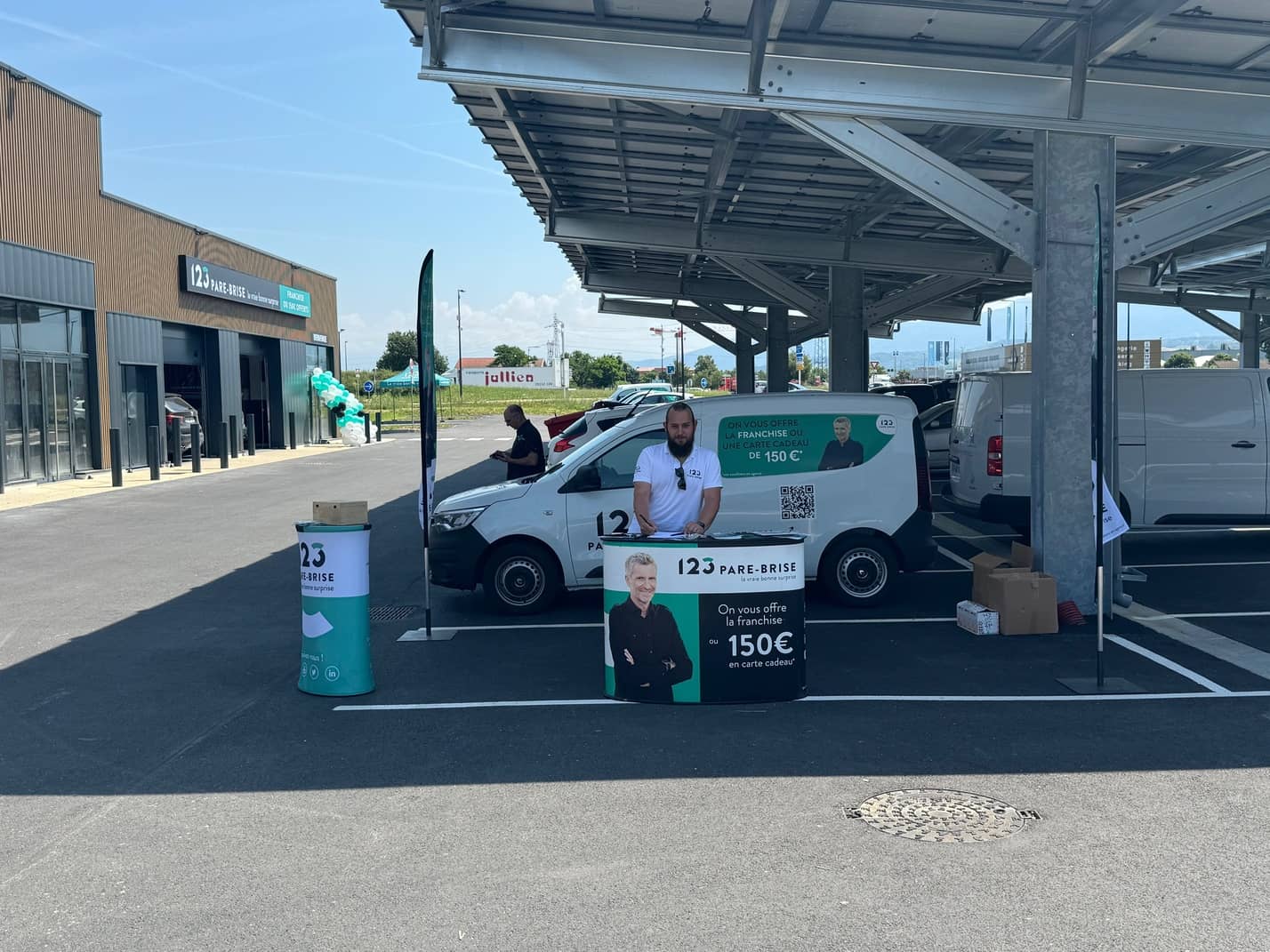 123 Pare-Brise Romans-sur-Isère Stand