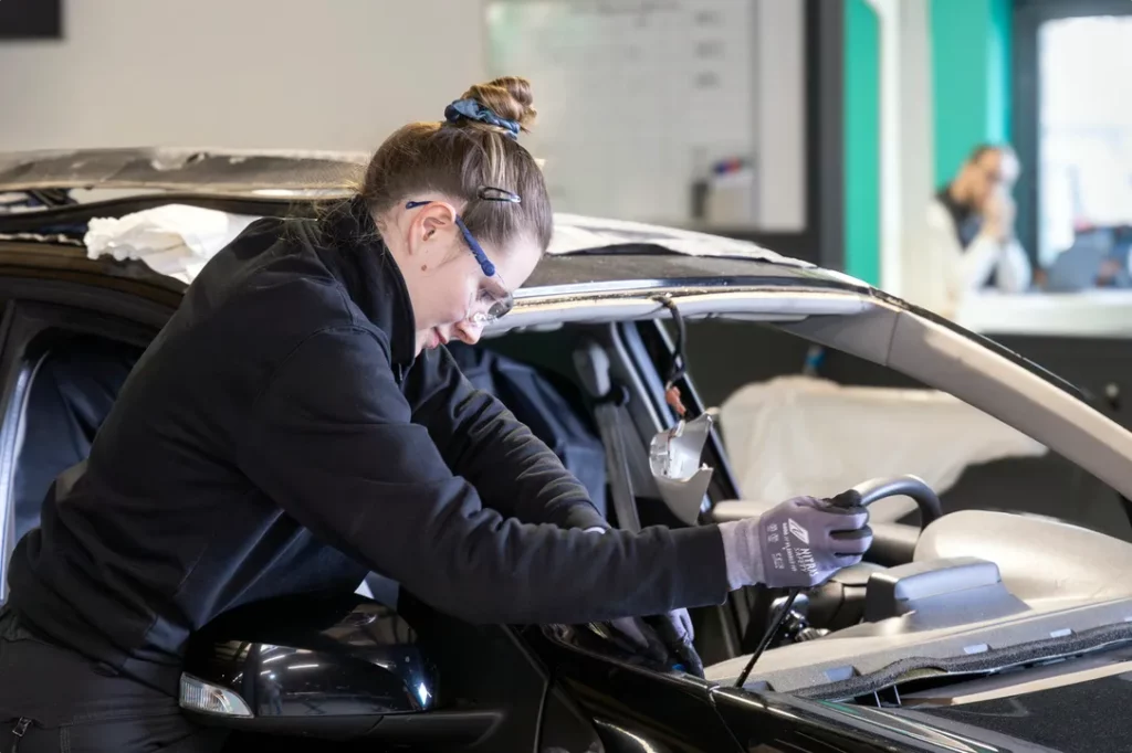 123 Pare-Brise La Rochelle - Technicienne vitrage