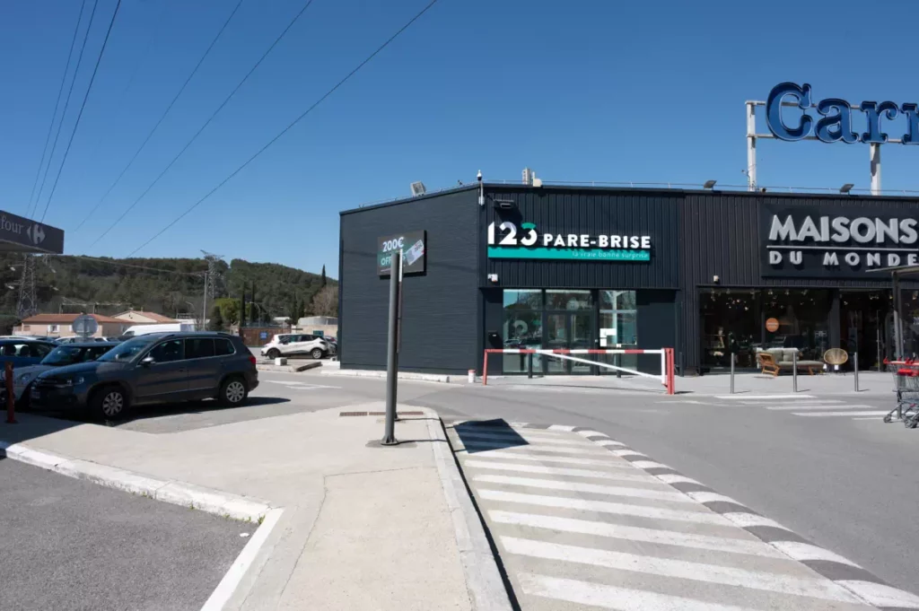 facade-pare-brise-draguignan Façade 123 Pare-Brise Draguignan