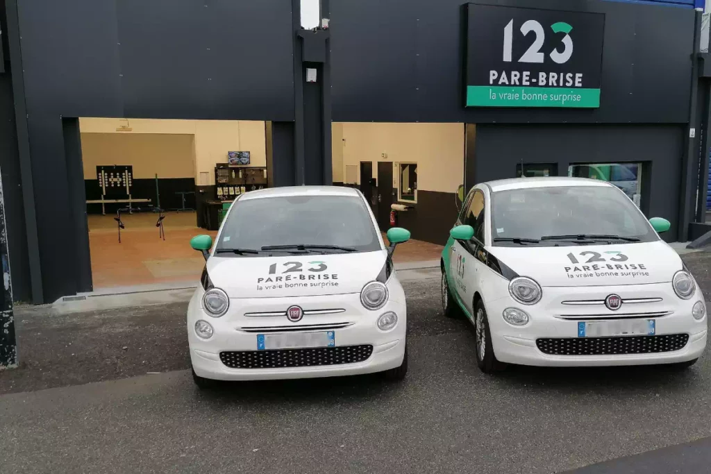 voiture-de-courtoisie-123-pare-brise-aubiere