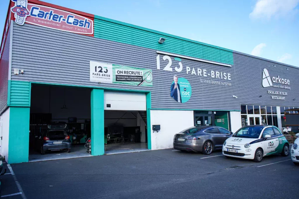 Façade 123 Pare-Brise Tours Nord