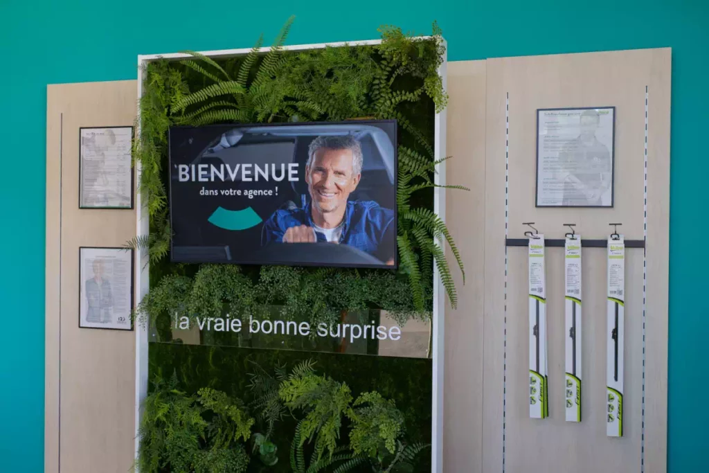 mur-vegetal-123-pare-brise-nimes-ouest Mur végétal 123 Pare-Brise Nîmes Ouest
