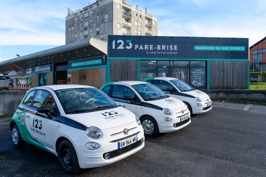 Voiture de courtoisie 123 Pare-Brise Brive la Gaillarde